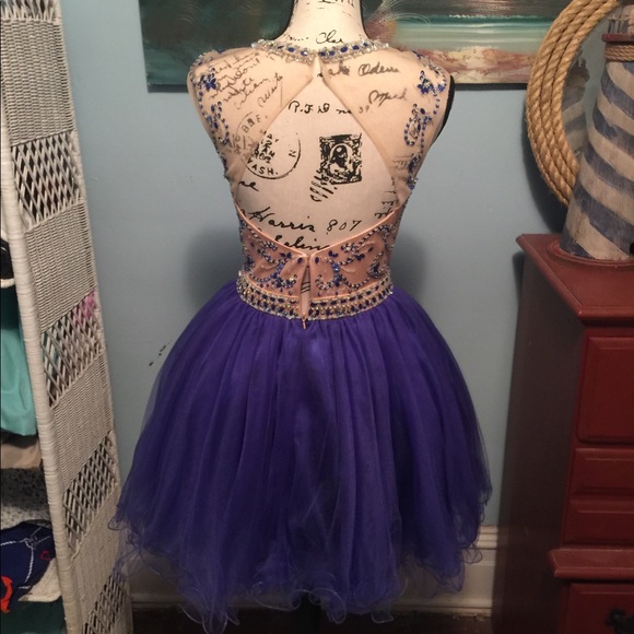 Boutique- Gorgeous Homecoming Dress - Picture 2 of 7